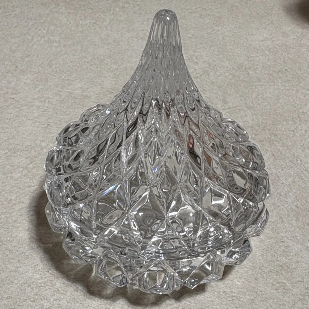 Godinger Crystal Hershey's Kiss covered candy dish. D28